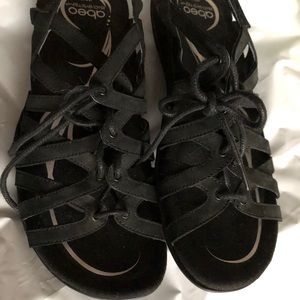 New women’s OBEO Black suede leather sandals 7 M/W